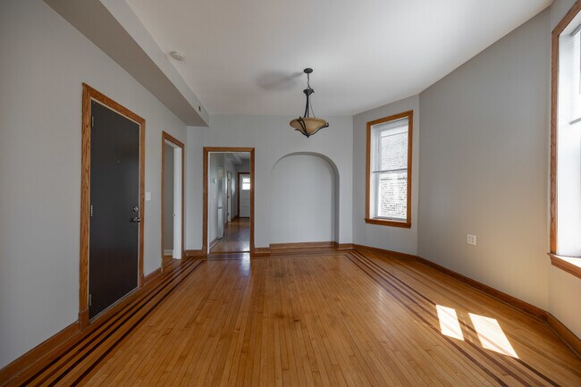 Building Photo - 3110 W Fullerton Ave
