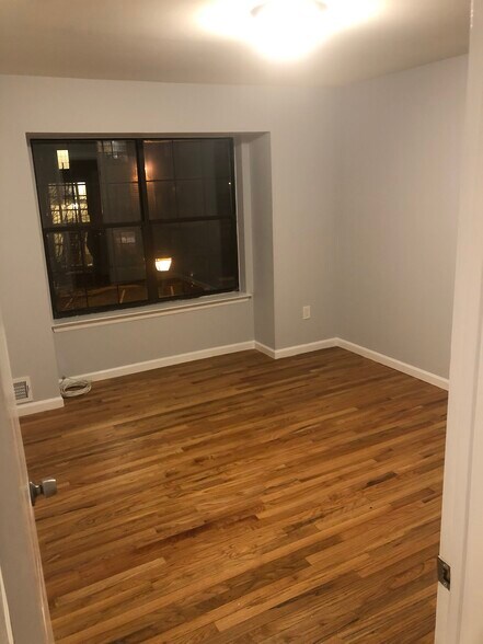 Building Photo - 804 hidden village dr