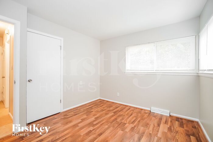 Building Photo - 754 Bevis Rd