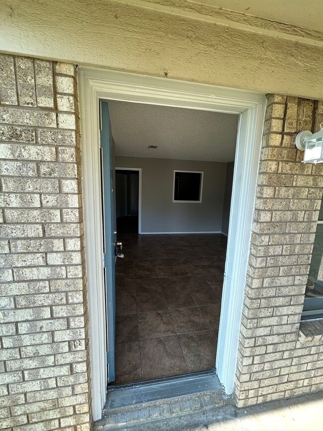 Building Photo - 1701-1703 Georgia St.