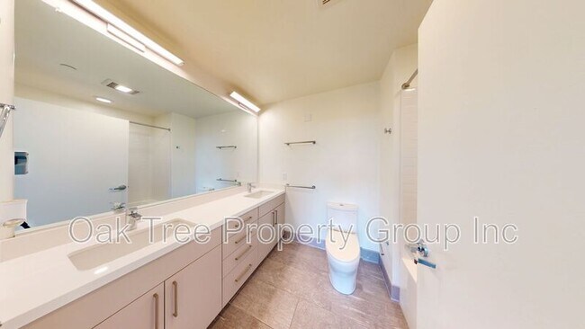 Building Photo - 532 Union St