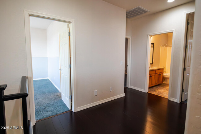 Building Photo - 4522 W Ravina Ln