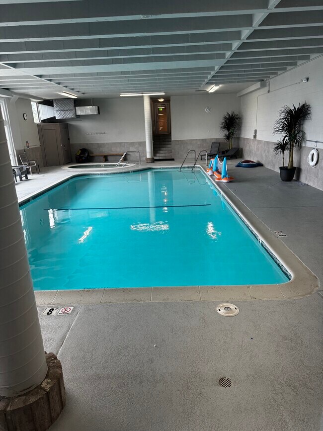 Building Photo - 1600 Ardmore Ave