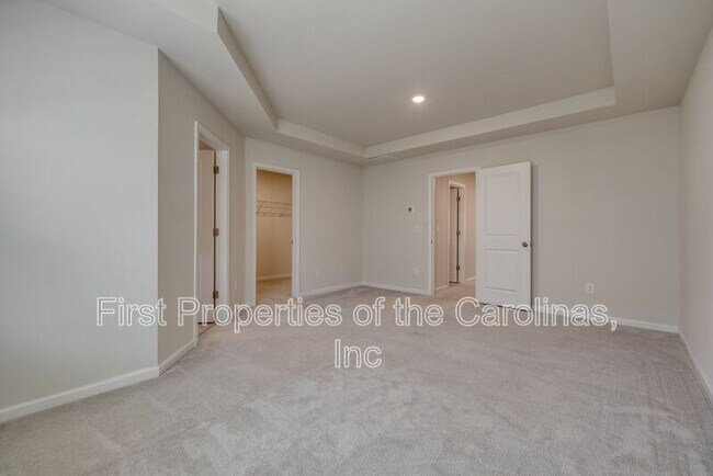 Building Photo - 807 Gable Oak Ln