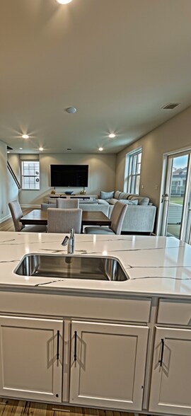 Building Photo - 212 Daytona Rd