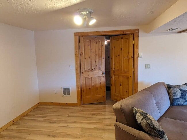 Building Photo - 134 Hanaford Rd