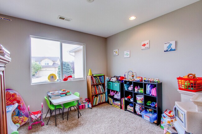 Building Photo - 4038 Pronghorn Meadows Cir