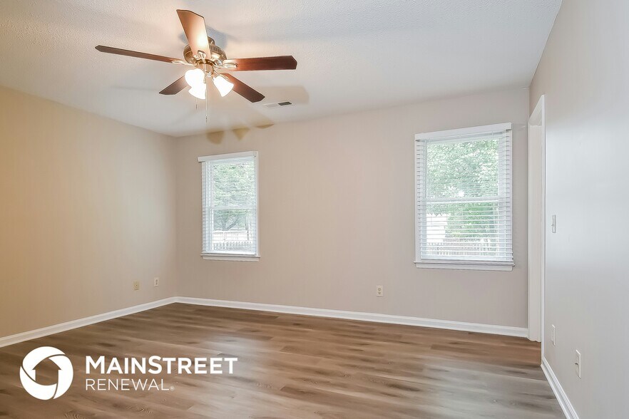 Building Photo - 4 Hickory Knoll Ct