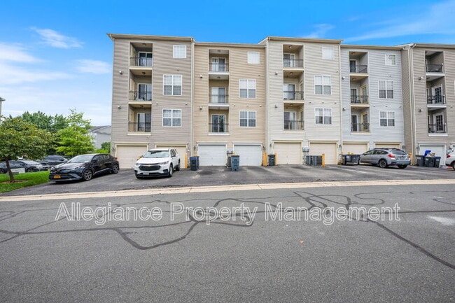 Building Photo - 15555 John Diskin Cir