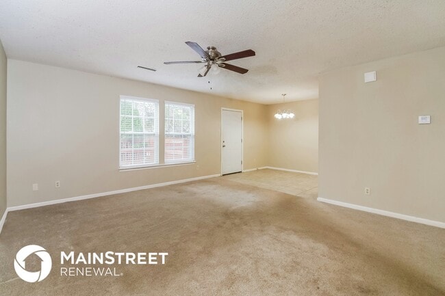 Building Photo - 755 Fern St