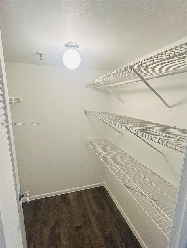 Building Photo - 3100 W Rolling Hills Cir