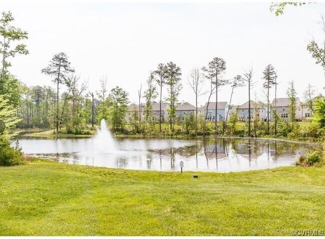 Building Photo - 8013 Rutland Village Dr