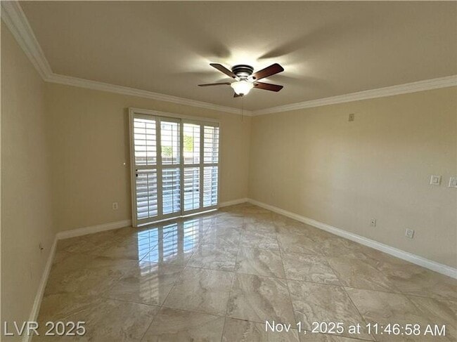 Building Photo - FANTASTIC 1ST FLOOR UNIT IN GATED COMMUNIT...