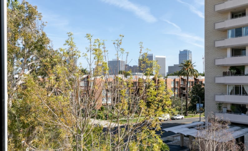 Building Photo - 1307 S Beverly Glen Blvd