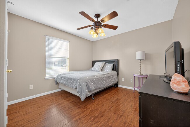 Building Photo - 21539 Olympic Forest Dr