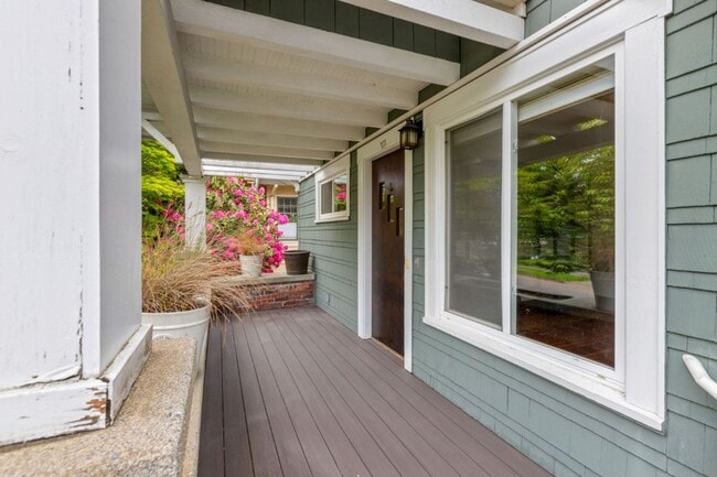 Building Photo - 4Bd/2Ba Seattle Home
