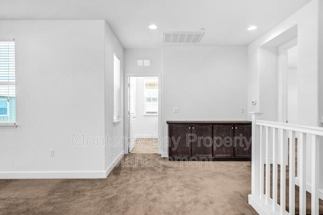Building Photo - 3008 Lighthouse Ln