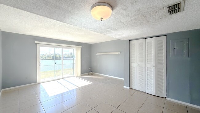 Building Photo - 12348 Fox Hound Ct