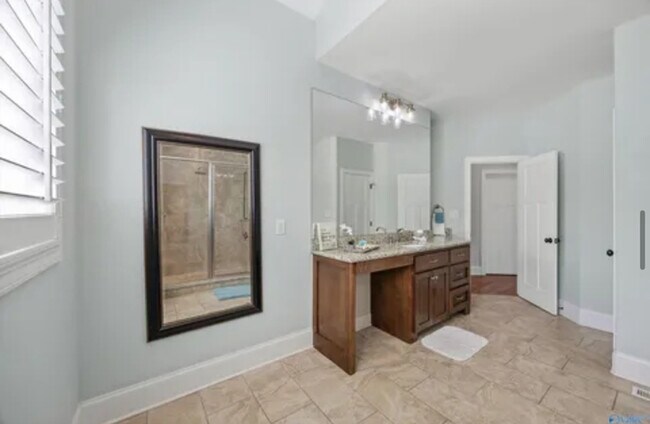 Building Photo - 2807 Talon Cir
