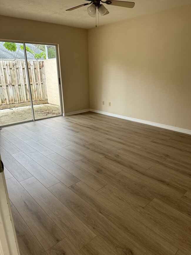 Building Photo - 12243 Londonderry Ln