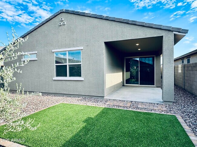 Building Photo - 12647 W Country Club Trail