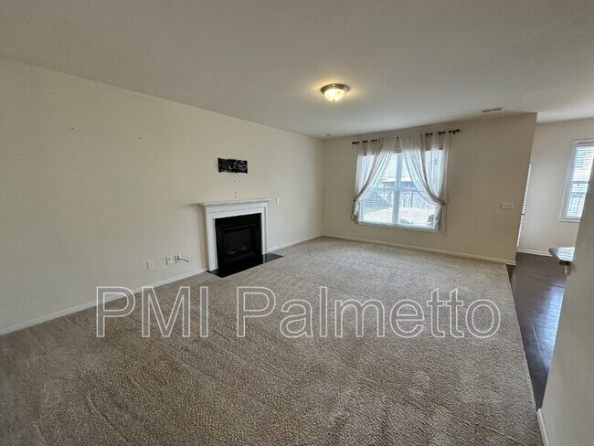 Building Photo - 933 Centennial Dr