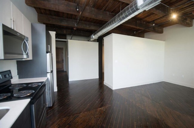 Building Photo - 806 Sampson St