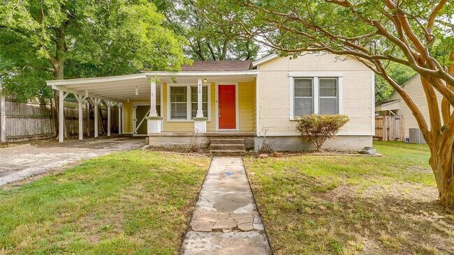 Building Photo - 410 McCarty St