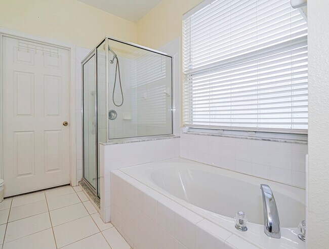 Building Photo - 7916 105th Ct