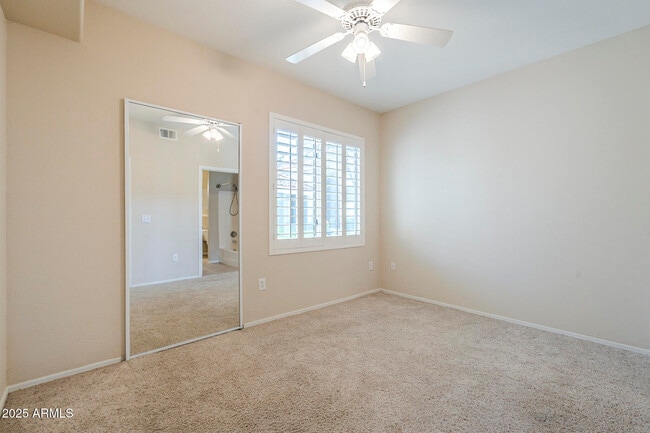 Building Photo - 2929 W Yorkshire Dr