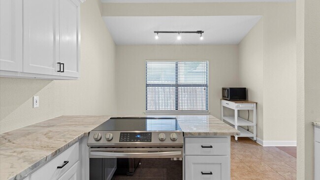 Building Photo - Parkwood