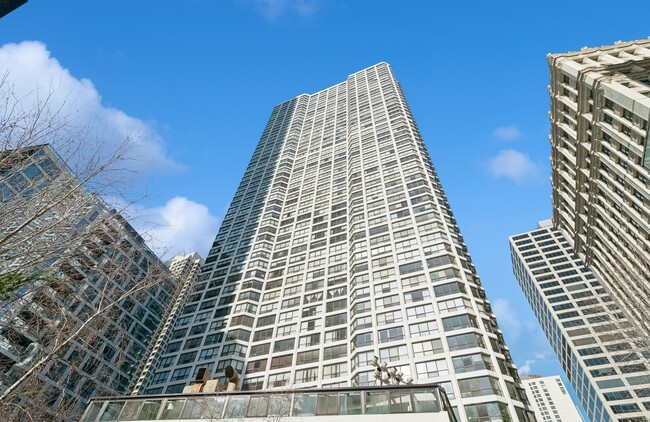 Primary Photo - 405 N Wabash Ave