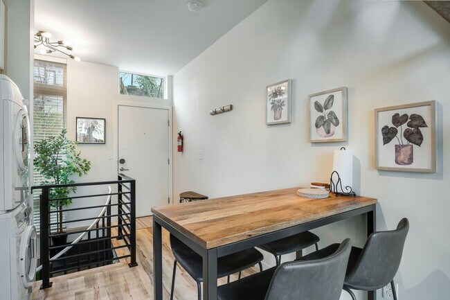 Building Photo - 3843 20th Ave SW