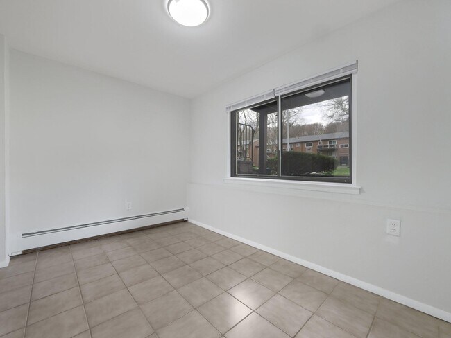 Building Photo - 27 Tanager Rd