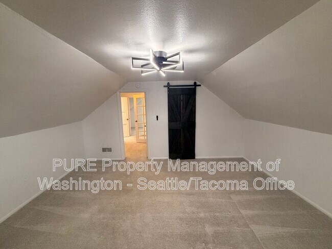 Building Photo - 3136 S 18th St