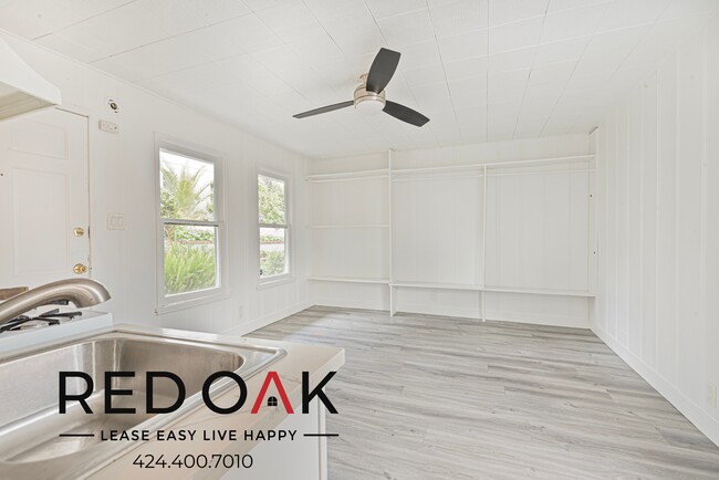 Primary Photo - 1111 N Doheny Dr