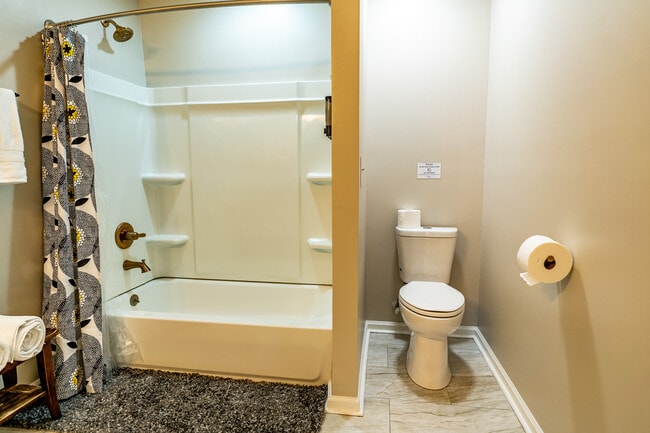 Building Photo - 1146 Pierce St