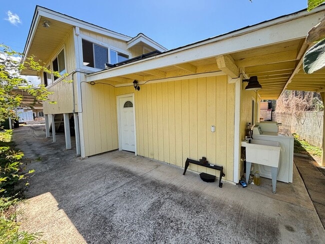 Building Photo - 98-163 Kaulike Dr.