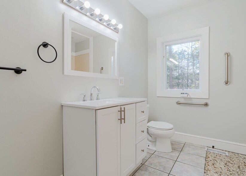 Building Photo - 8 Western Ave