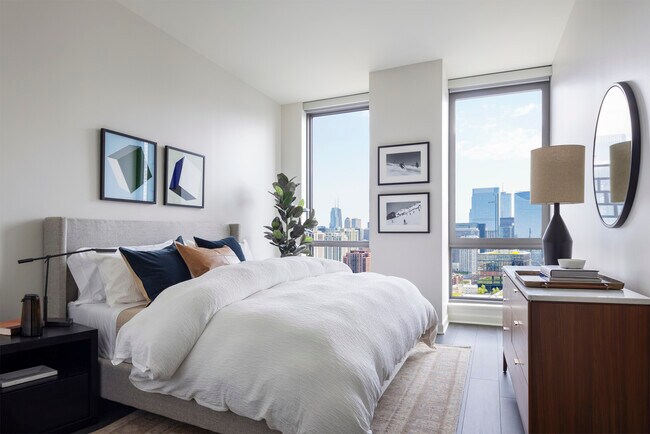 Building Photo - 164 N Peoria St