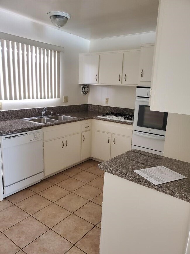 Building Photo - Le Vieux Carre Apartments