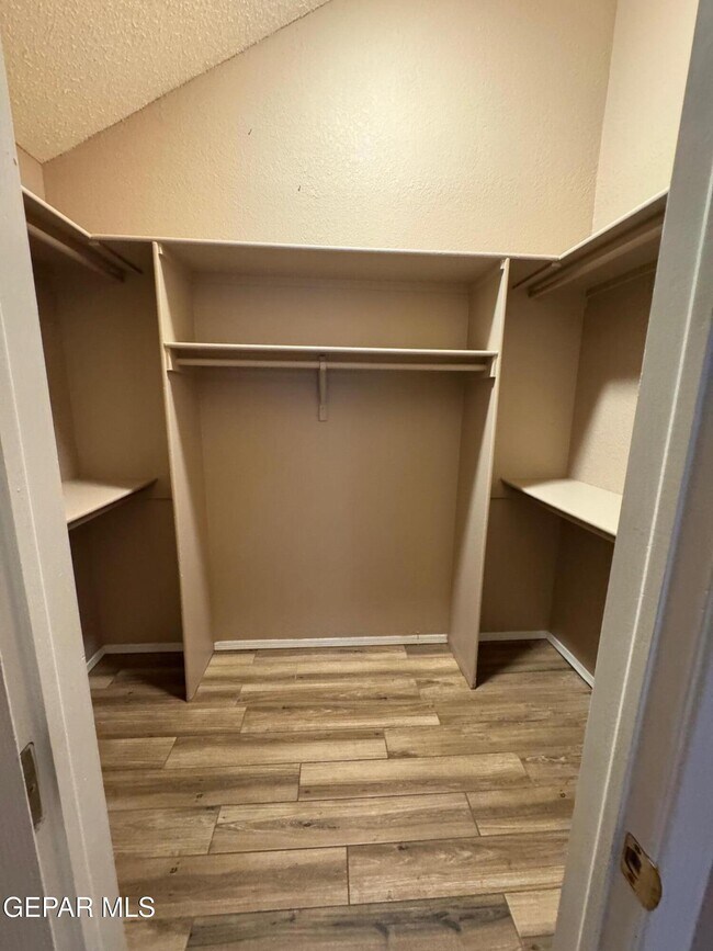 Building Photo - 1428 Beethoven Pl