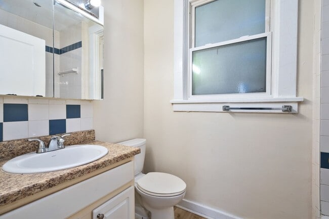 Building Photo - 113 Johnston Ave