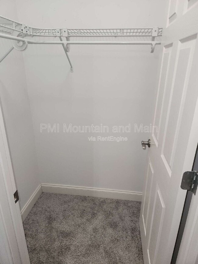 Building Photo - 52 Kirby Rd