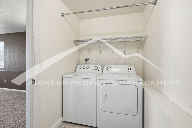 Building Photo - Spacious Home with Central AC and Fenced Yard