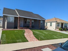 Building Photo - 3318 W 157th St