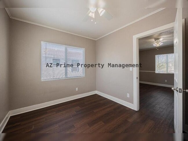Building Photo - 5521 W Palmaire Ave