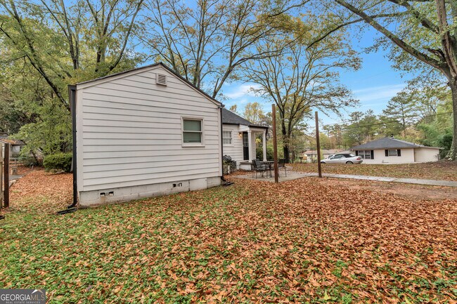 Building Photo - 94 Cochran Rd SE