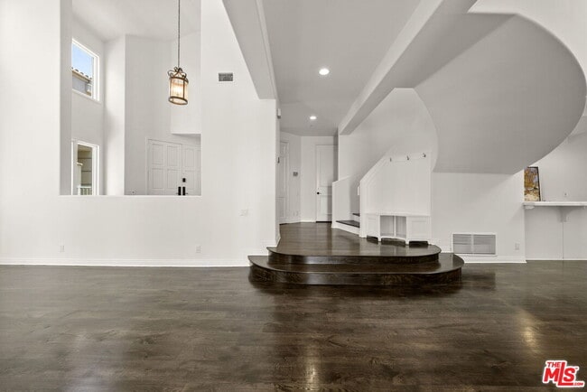 Building Photo - 16648 Cll Arbolada