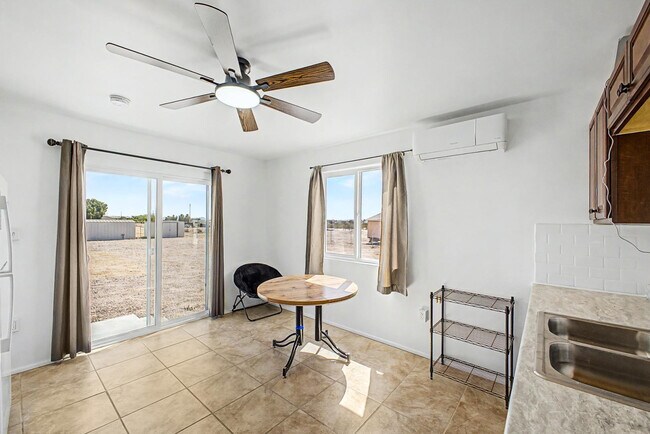 Building Photo - 34233 W Sahuaro St